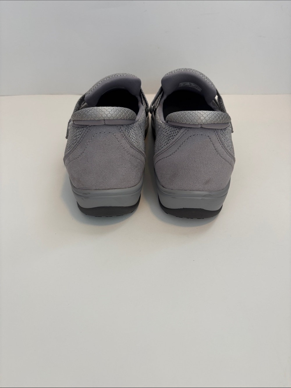 NWOT! Women's Athletic Walking Shoes in Light Gray - Picture 5 of 10